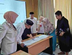 Pelepasan Purna Bakti Hj. Nurliana Guru SD 068 Marannu di gelar di Wisata Alam Patipo Polewali.