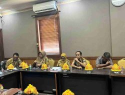 Gotong Royong Benahi Ruang Warkah, Kantah Majene Wujudkan Lingkungan Kerja Yang Bersih & Tertata
